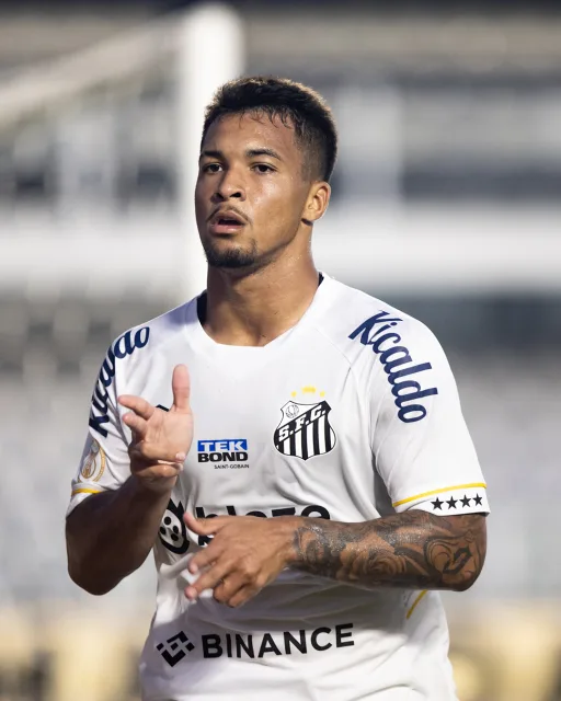 Witte rook! Met Leonardo hoopt #Ajax het scorend vermogen een flinke impuls te geven. De 23-jarige Braziliaan komt over van Al-Hilal en tekent een contract tot de zomer van 2031. 🇧🇷✍️