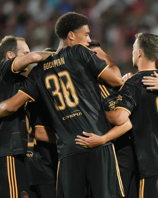 #Ajax wint met 4-1 van FK Vojvodina. Een uitstekende uitgangspositie voor de return. Nog genoeg verbeterpunten, maar het resultaat is dikke prima. #vojaja
